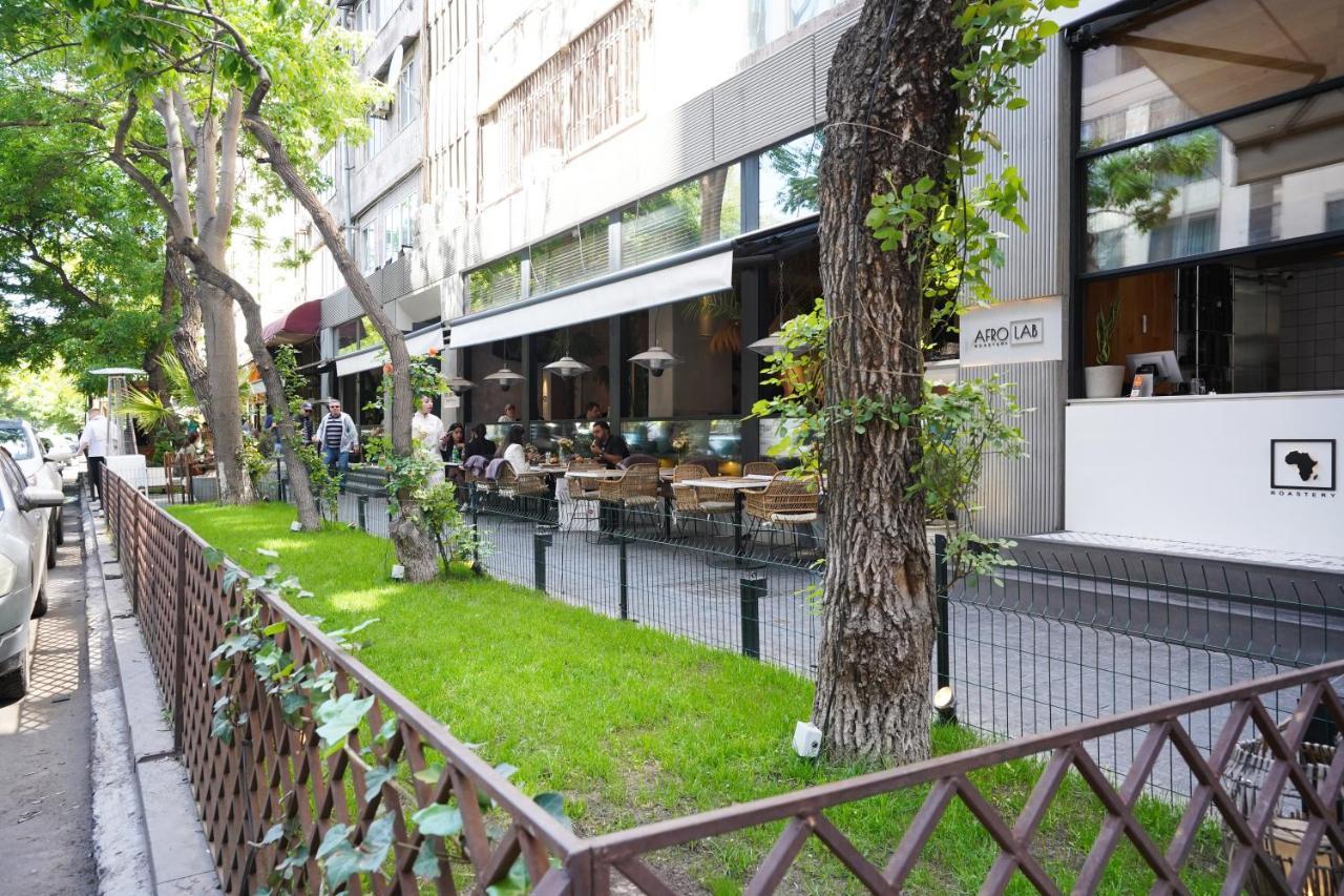 Soho Apart Hotel Yerevan Bagian luar foto