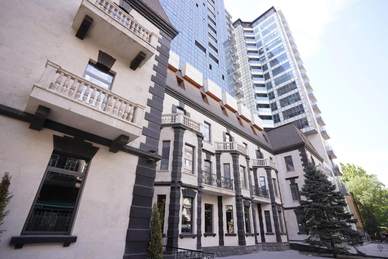 Soho Apart Hotel Yerevan Bagian luar foto