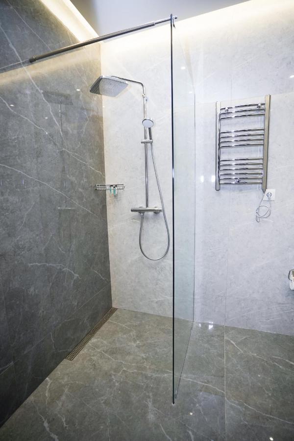 Soho Apart Hotel Yerevan Bagian luar foto