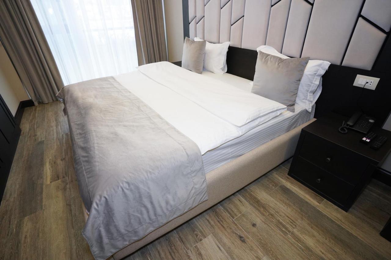 Soho Apart Hotel Yerevan Bagian luar foto