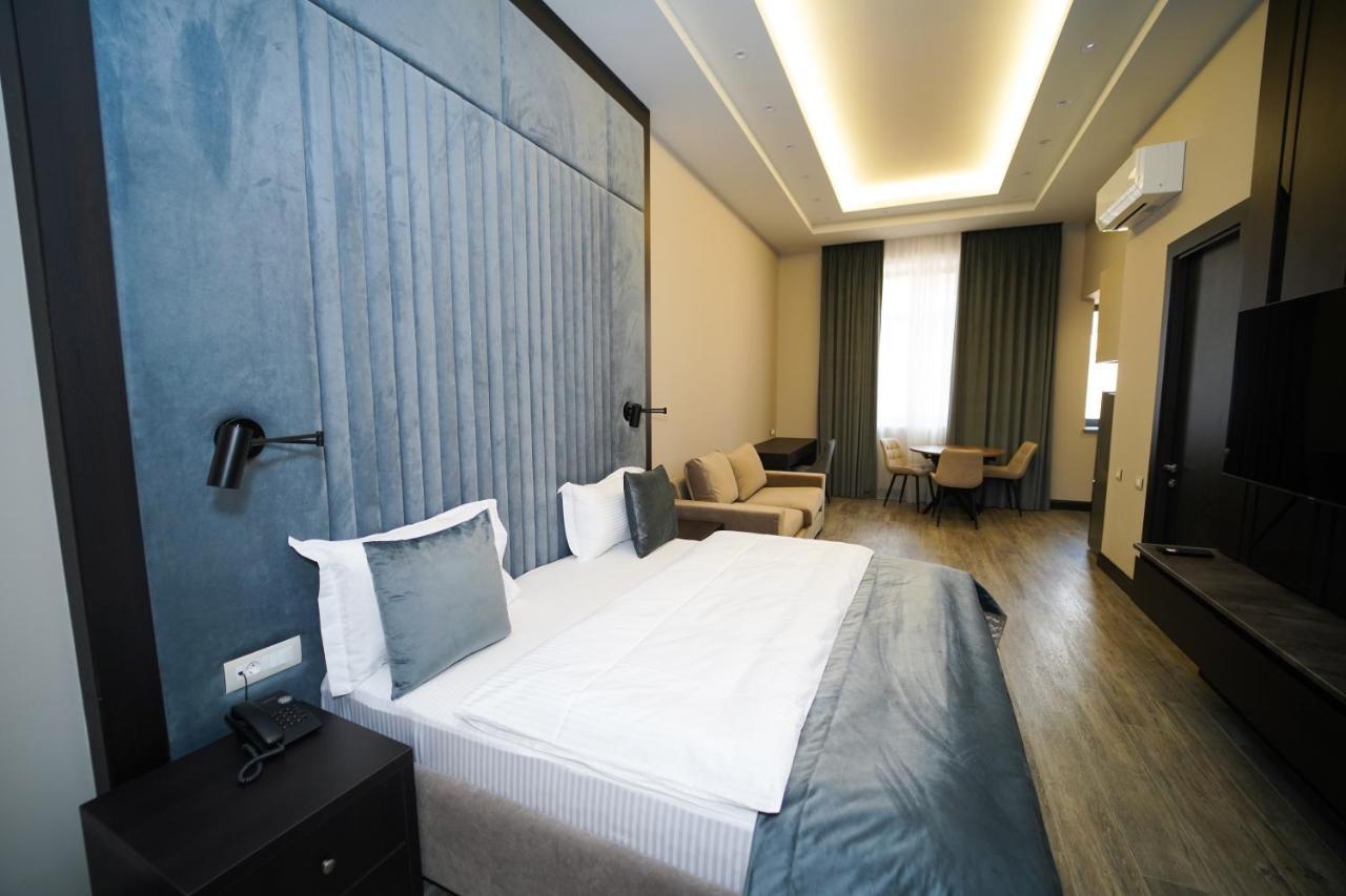 Soho Apart Hotel Yerevan Bagian luar foto