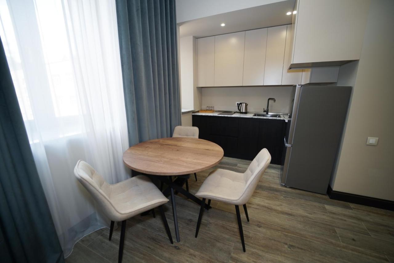 Soho Apart Hotel Yerevan Bagian luar foto