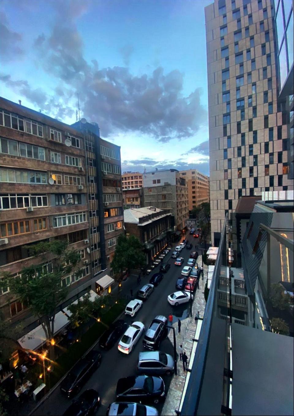 Soho Apart Hotel Yerevan Bagian luar foto