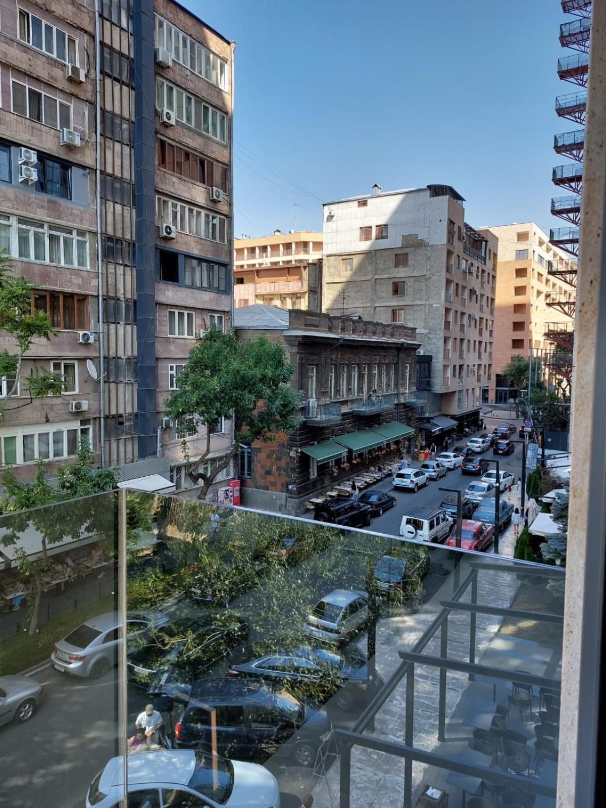 Soho Apart Hotel Yerevan Bagian luar foto